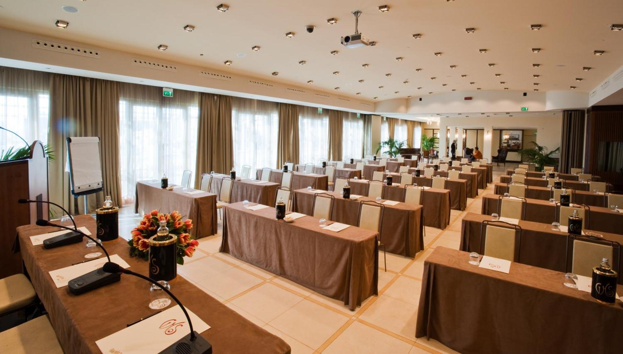Grand Hotel Savoia Genoa Exterior photo Meeting room
