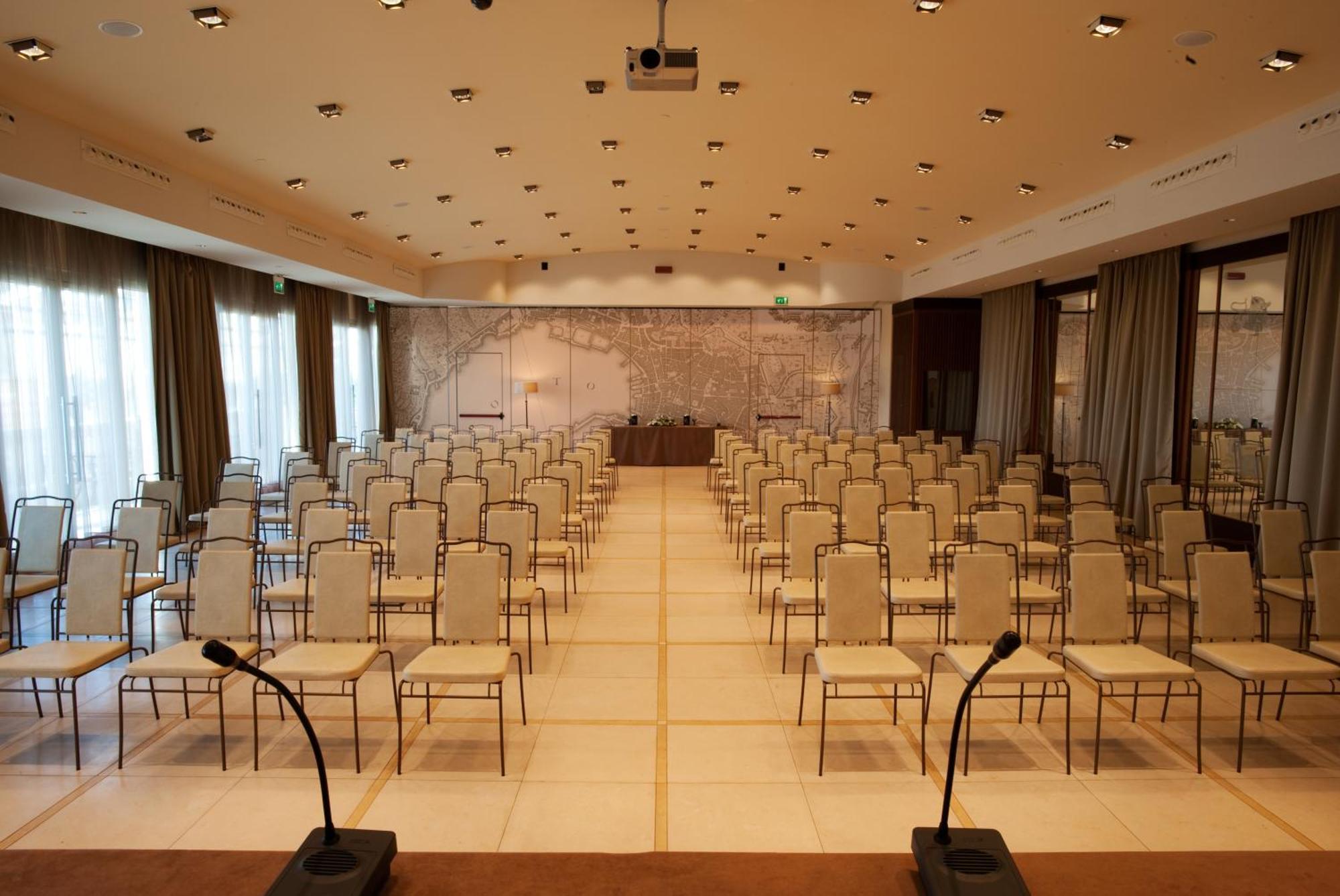 Grand Hotel Savoia Genoa Exterior photo The conference room